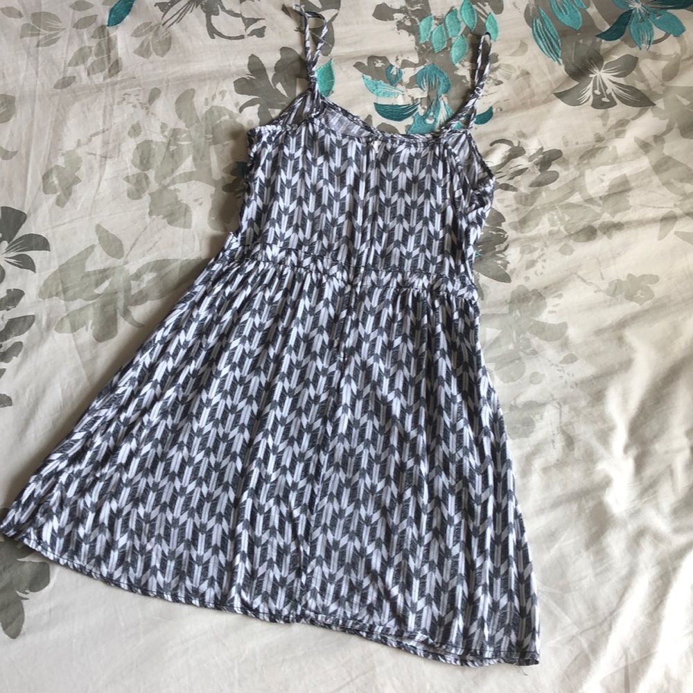 Black and White Summer Dress - Picture 2 of 3